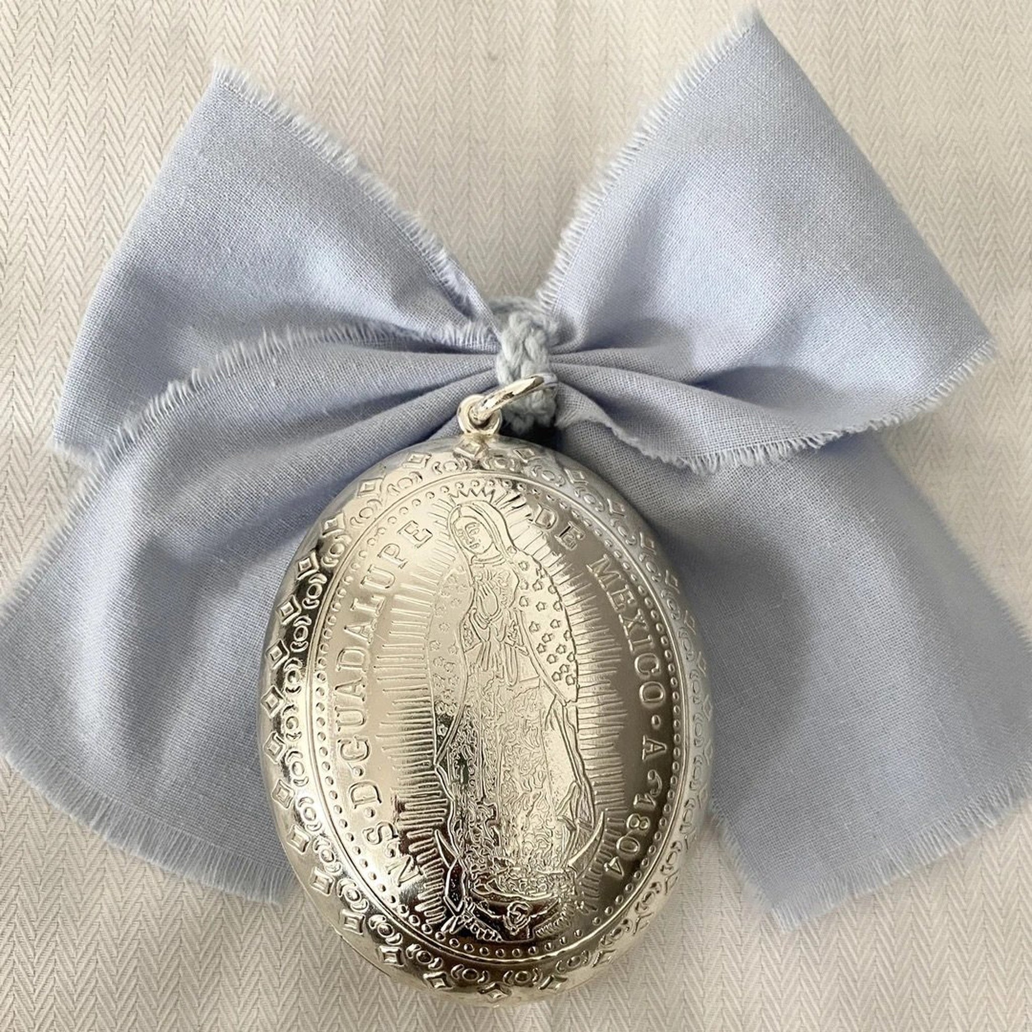 Linen Bow Medallion - Several